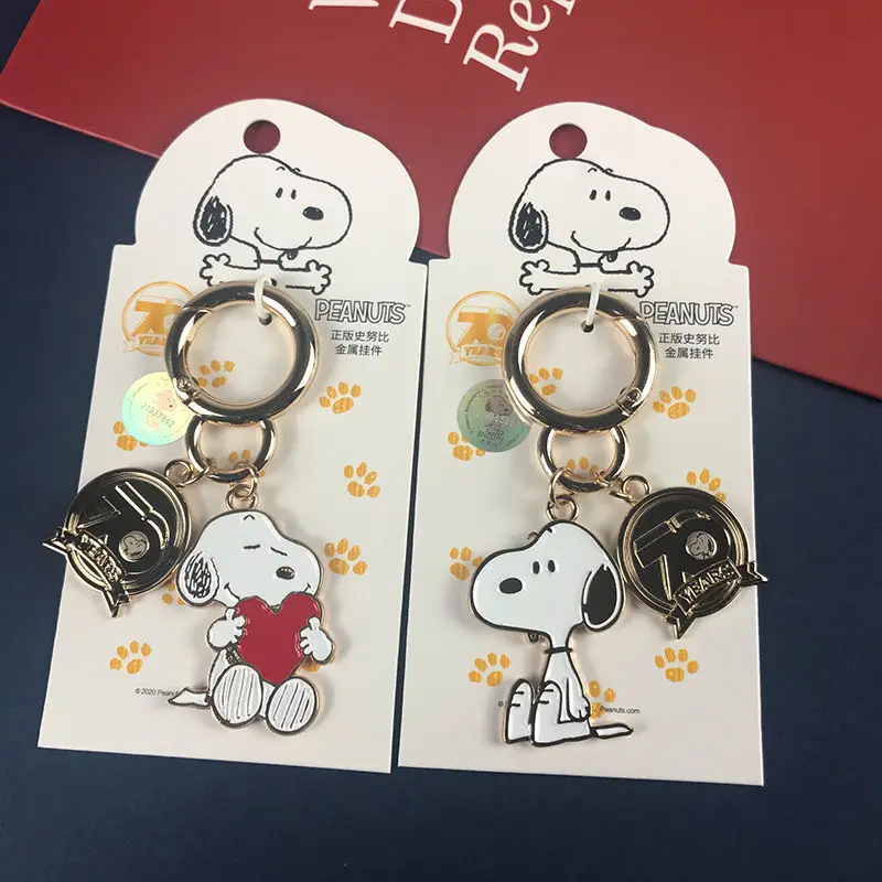 

Брелок Snoopy в мультяшном стиле, милый креативный металлический подарок для студентов на выпускной, кольцо для ключей с подвеской для сумки, для подруги, для пар, подарок на день рождения