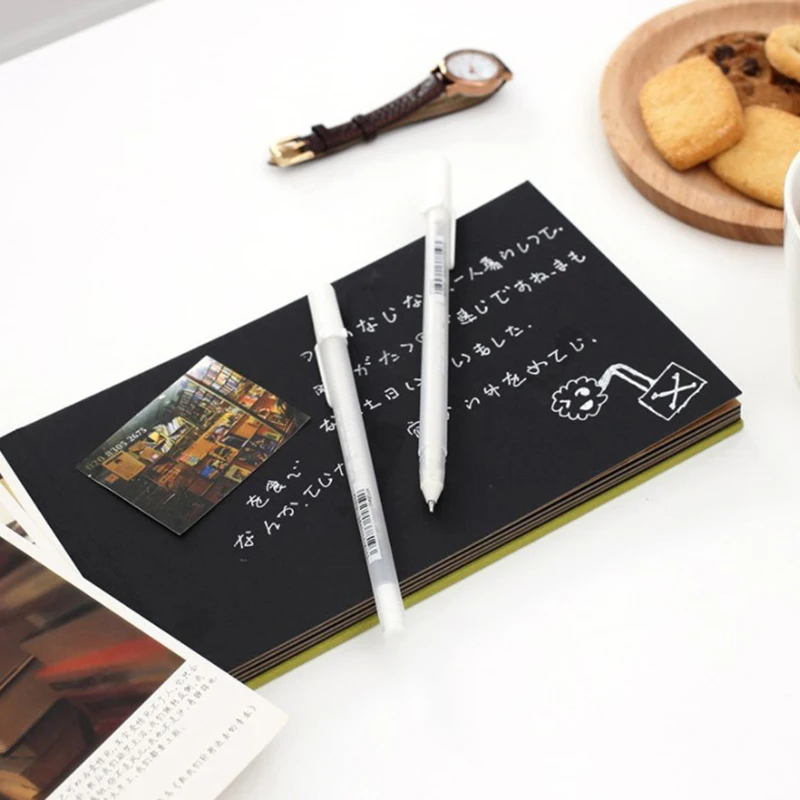

Sakura Gelly Roll Gel Pen White Color 0.5mm 0.8mm 1.0mm High Light Marke Pen Black Cardboard Art Painting Pen White Line Pens