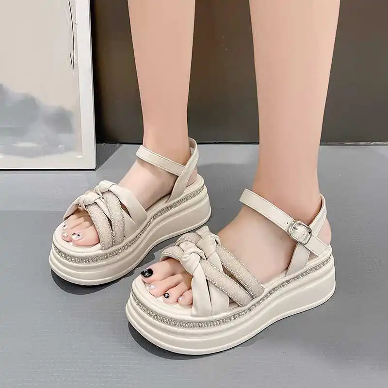 

BCEBYL модная новинка искусственная подошва Летняя обувь на танкетке с круглым носком на плоской подошве спортивные повседневные сандалии женская обувь