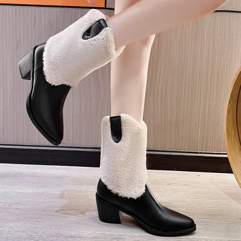 Женские ботильоны на меху с острым носком короткие плюшевые теплые ботинки челси