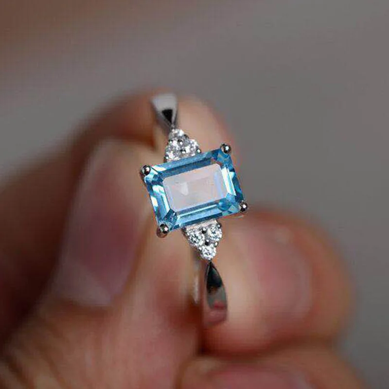 

BAOSHINA Milangirl Sliver Color Zircon Rings for Womenl Stone Square Zircon Wedding Party Jewelry Hand Accessories