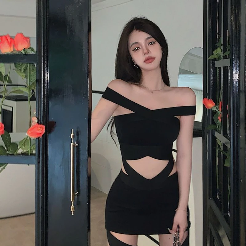 

2022 Sylcue Party Queen Sexy Charming Hot Girl Black Mysterious Hollow Knit Elastic Feminine Women's One-Line Neck Body Dress