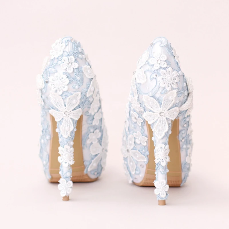 Туфли-лодочки кружевные свадебные белые на очень высоком каблуке водостойкие