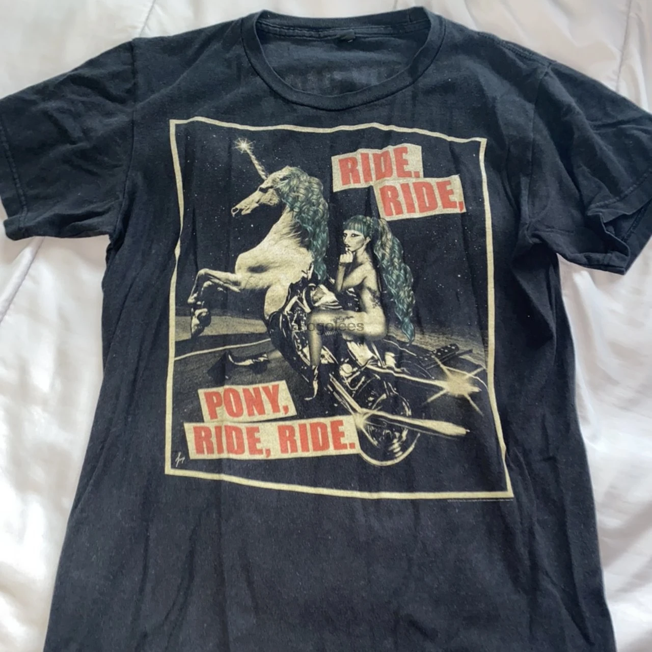 Футболка wolfeнаходки Леди Гага Рожденный в этом направлении |