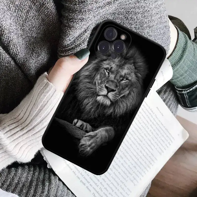 YNDFCNB lions animal Phone Case For iPhone 6 7 8 Plus 11 12 13 14 Pro SE 2020 MAX Mini X XS XR Back Funda Cover
