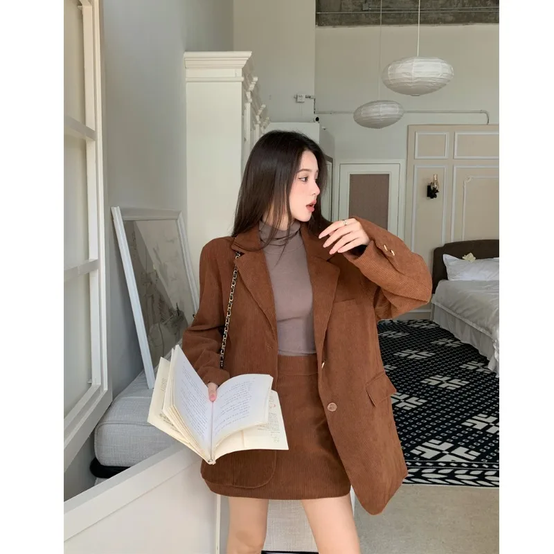 

Женский вельветовый Блейзер на одной пуговице, с баской