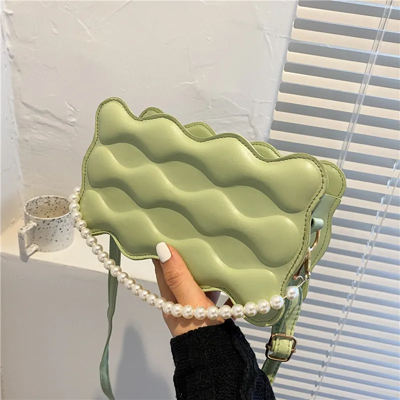 

2023 New Wave Pattern Women's Bag Korean Version One Shoulder Simple Oblique Straddle Bag Fashionable and Foreign Pearl Beads