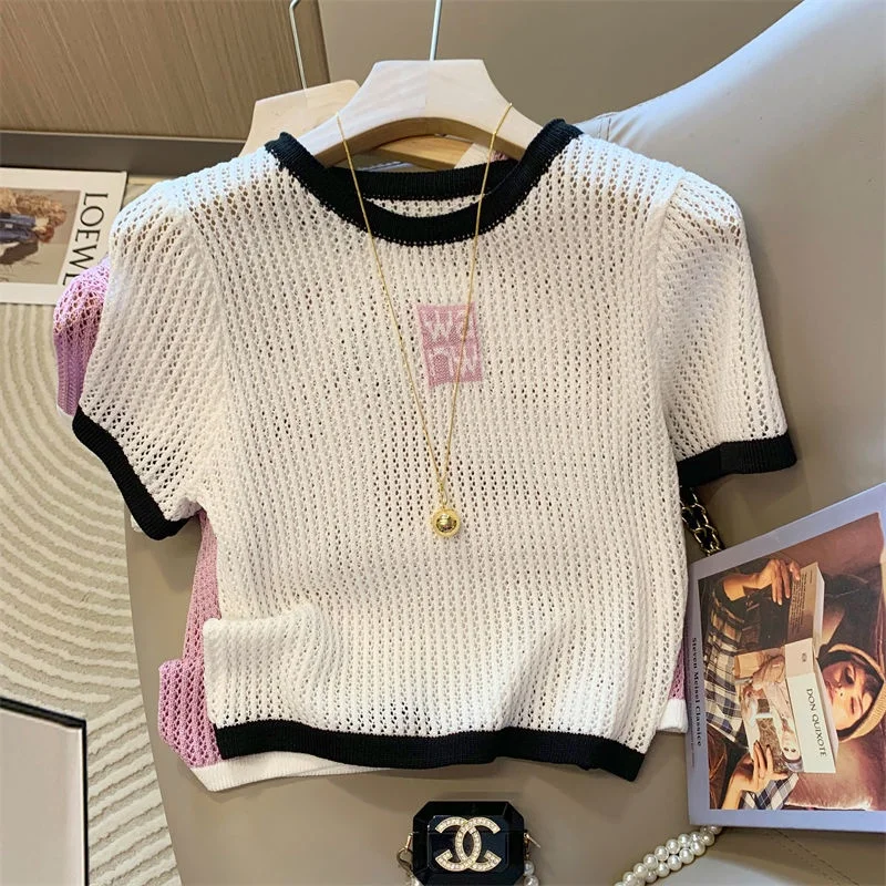 Фиолетовый изящный контрастный цвет с круглым вырезом и короткими рукавами