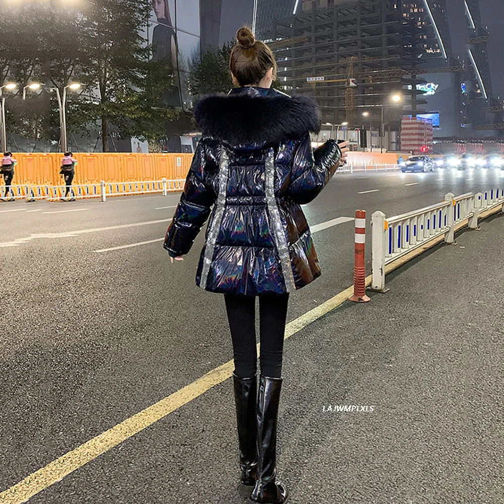 Зимняя куртка 2023 женское блестящее толстое пальто с большим мехом и капюшоном