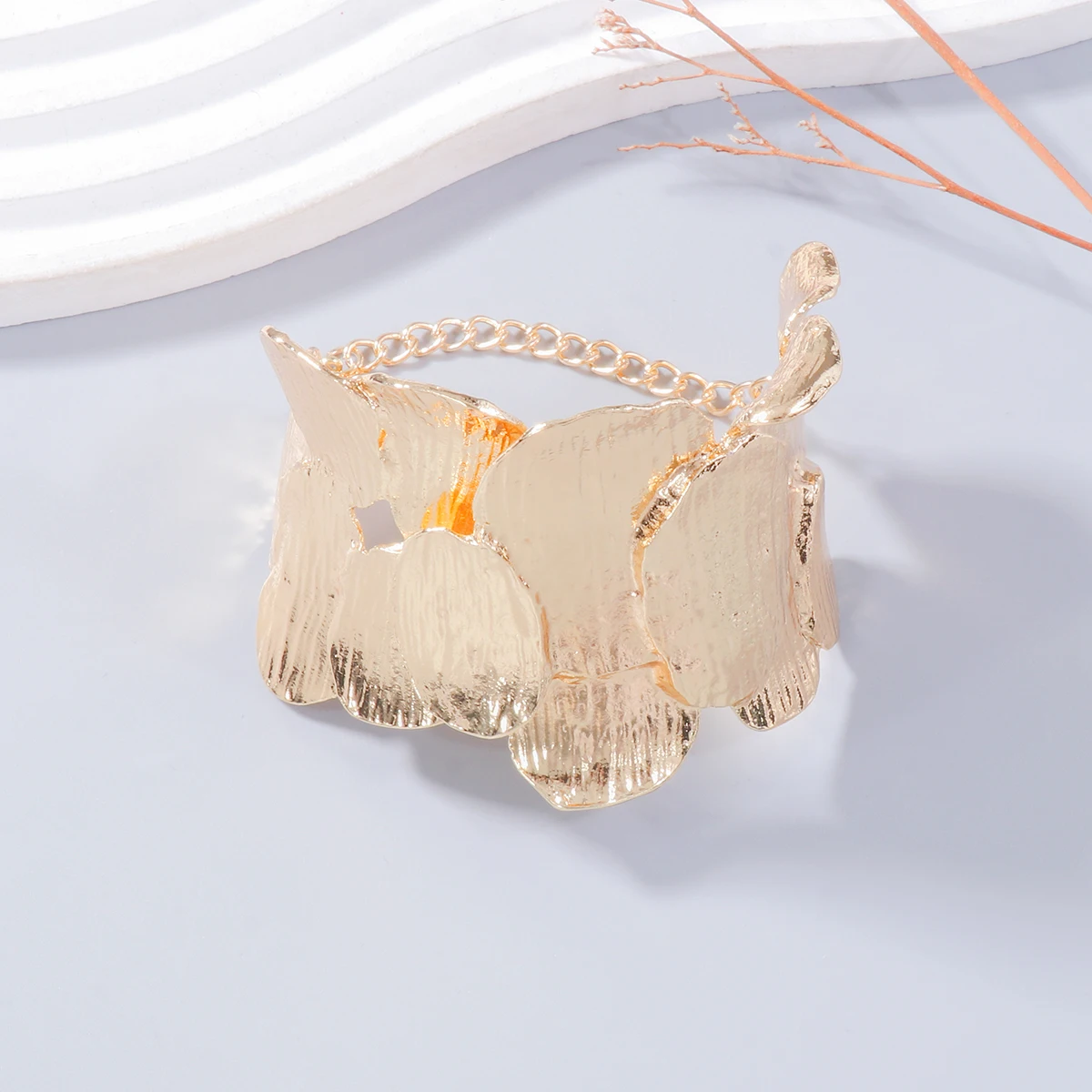 Новинка 2024 металлический браслет ZAA для женщин винтажный Открытый неправильной