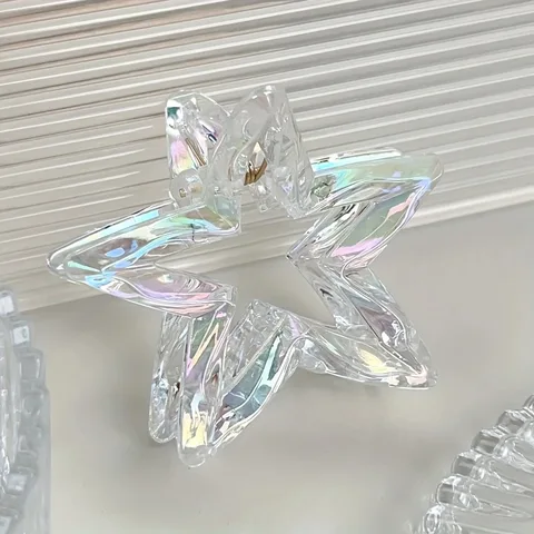 Звезда из пластика с кристаллами для волос