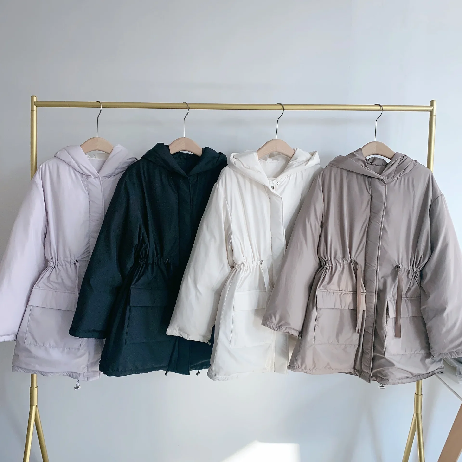 Куртка-пуховик Kuzuwata женская с капюшоном однотонная однобортная парка длинным