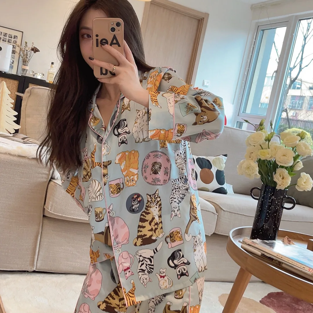 

Fashionable and Cute Cat Pajamas Ice Silk Satin Homewear Long Sleeve Spring and Autumn Season Set Pajamas for Women