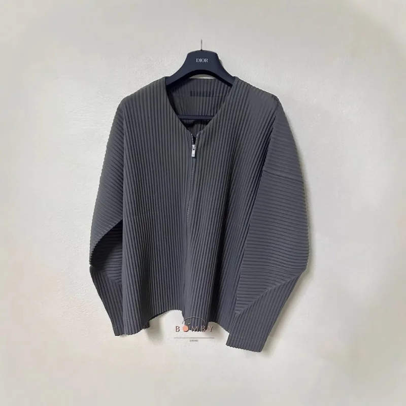 Фото Miyake плиссированная куртка, повседневная мужская складная куртка, мужская куртка, весна-осень 202, повседневная плиссированная куртка с длинными рукавами и v-образным вырезом на молнии, одежда №3