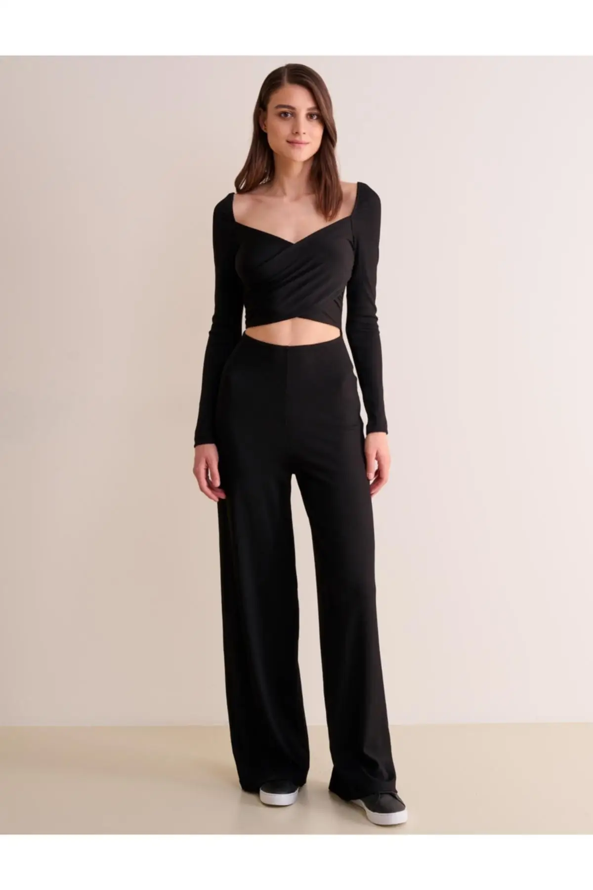 

Women's Overalls Black Straight Cut Open Collar Belly deewide Leg Jumpsuit Hot Casual Fashion Jumpsuit