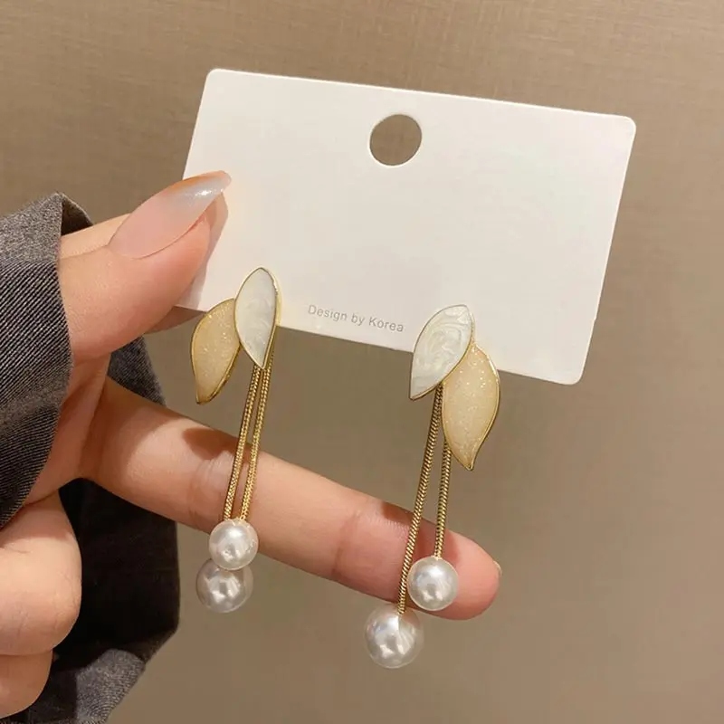 

Golden Long Tassel Leaf Earrings for Women White Pearl Drop Earring 2022 New Arrivals Korean Style Jewelry Accessories Wholesale