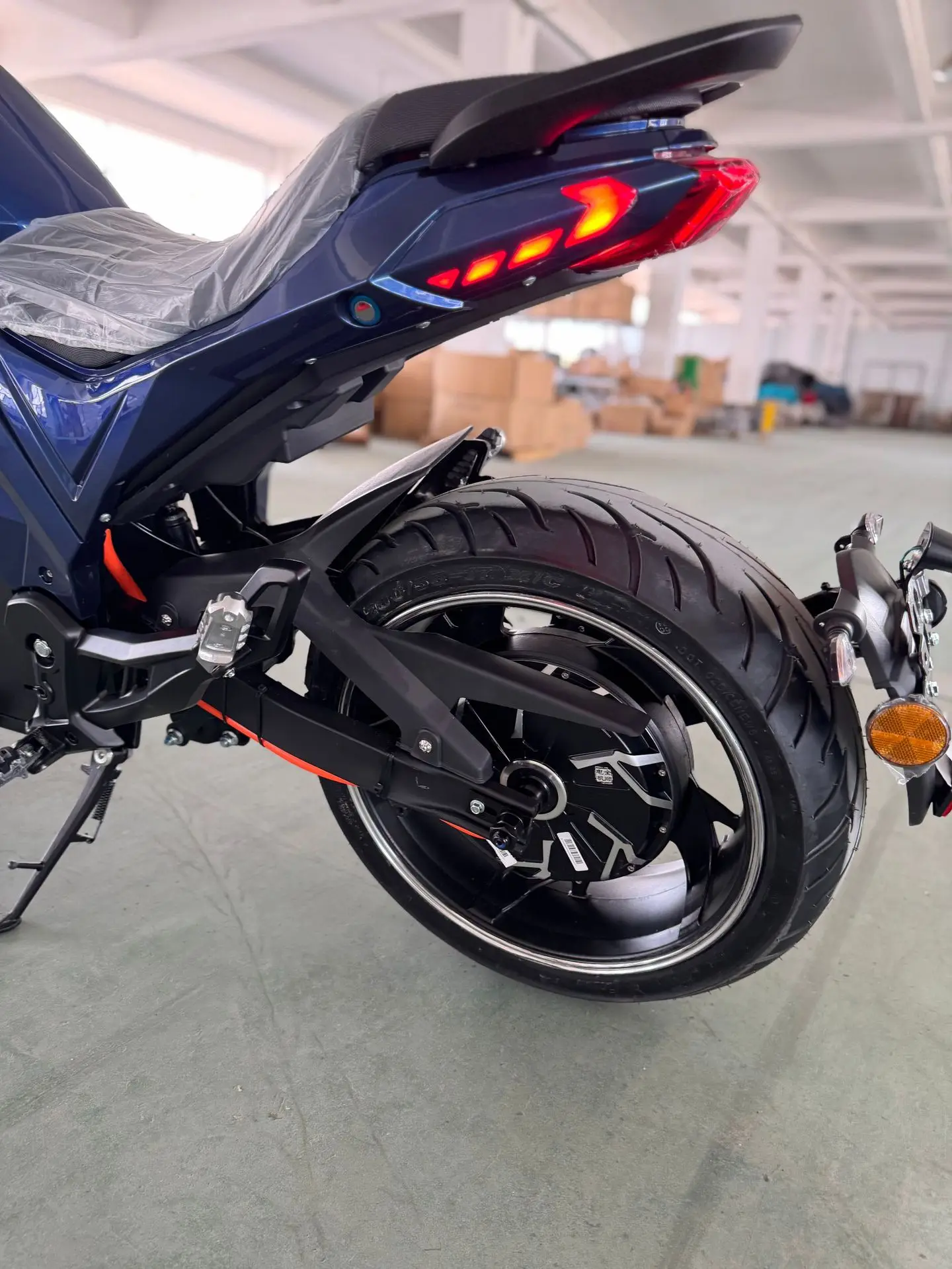 Фото Электрический спортивный мотоцикл XDSS с индивидуальной настройкой OEM/ODM, 5000 Вт, скорость 120 км/ч, большой запас хода, для взрослых №4