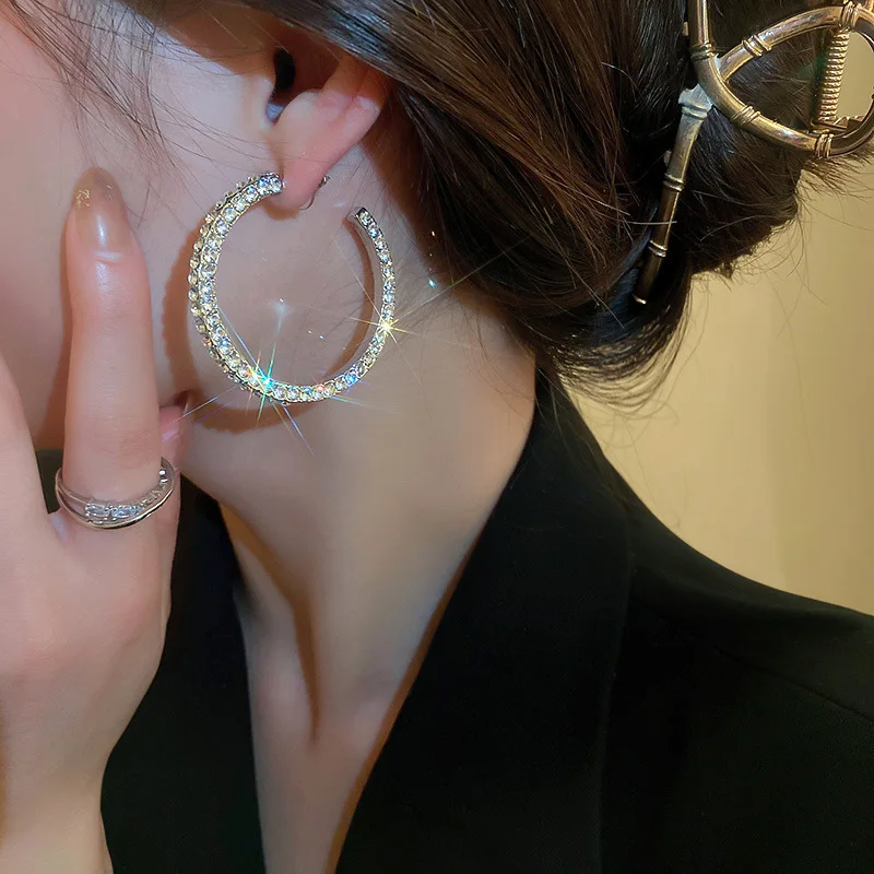 

Jewelry Bohemia Handmade Earrings For Women Vintage Metal Hoop Earings Geometric Heart Circle Drop Earrings Party Fashion