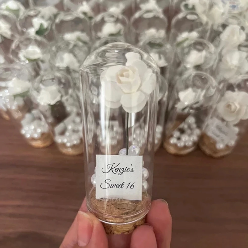 Зачарованная роза с жемчугом в мини-стеклянном куполе. Свадебный сувенир сладкие