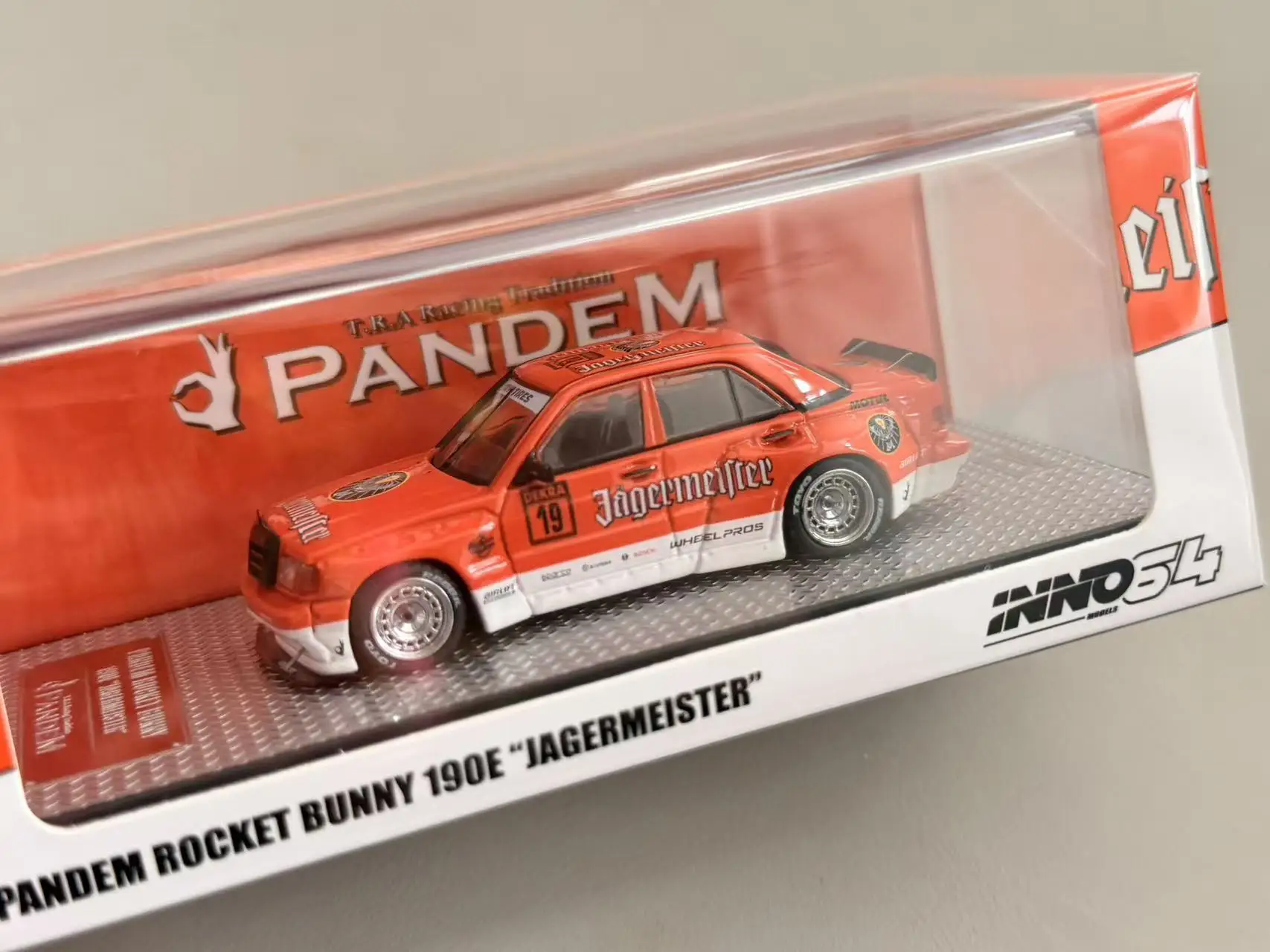 INNO 1:64 PANDEM ROCKET BUNNY 190E JAGERMEISTER Коллекционная модель автомобиля из литого металла (art.: 3920da7625859) - 3920da7625859