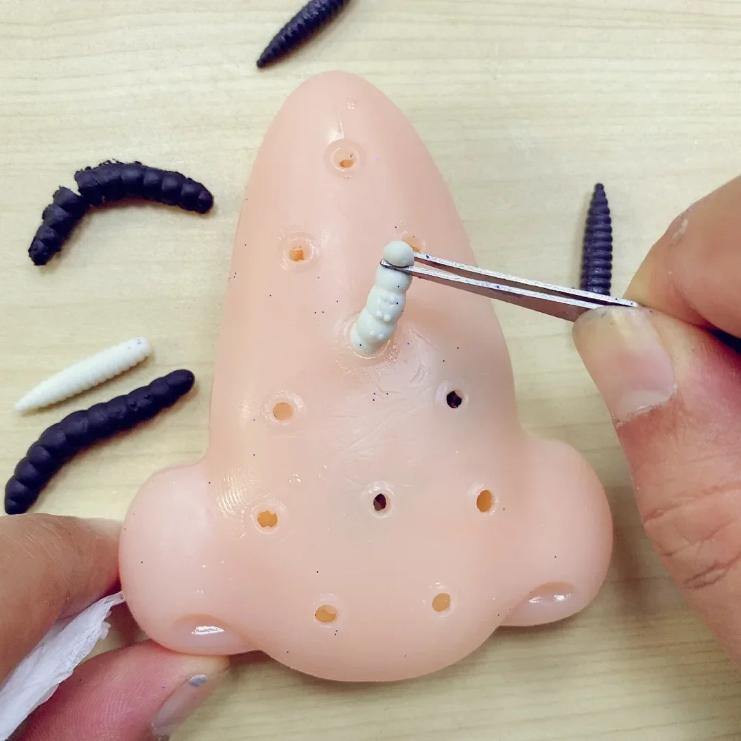 Игрушка для удаления черных точек и прыщей