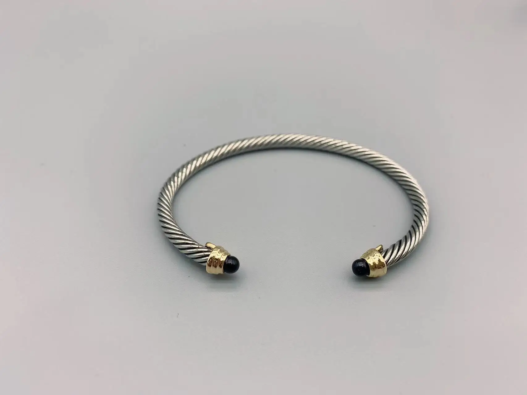 

Браслет Le Han Jewelry Cable Classica с жемчужными бусинами и покрытием из 18-каратного золота, 3 мм