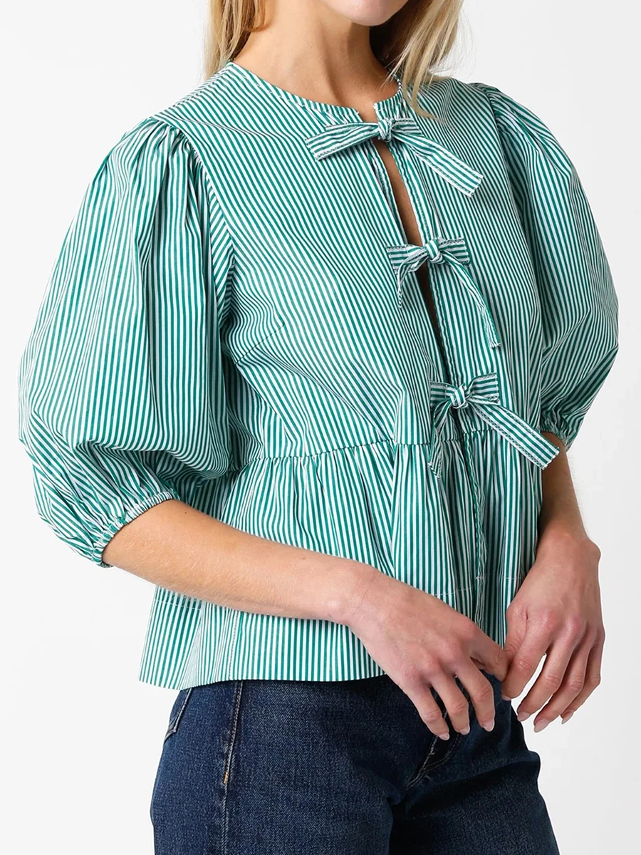 Женская блузка с завязкой свободная пышными рукавами круглым вырезом оборками