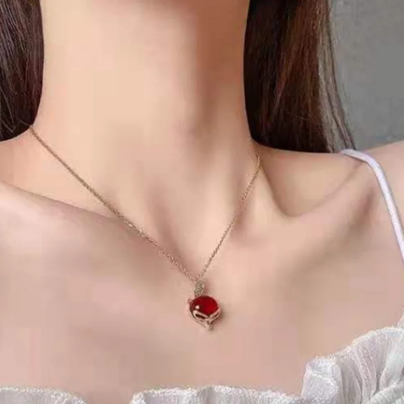 Женская цепочка из титановой стали с подвеской в виде лисы и Красного камня -