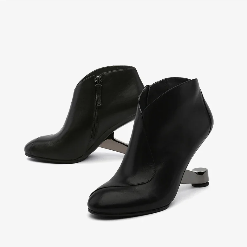 Осенние женские ботинки на странном каблуке 8 см. Женские ботильоны высоком