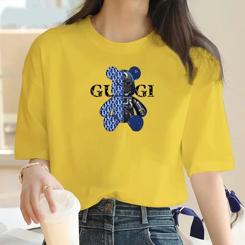 Женская футболка с коротким рукавом круглым вырезом и принтом медведя