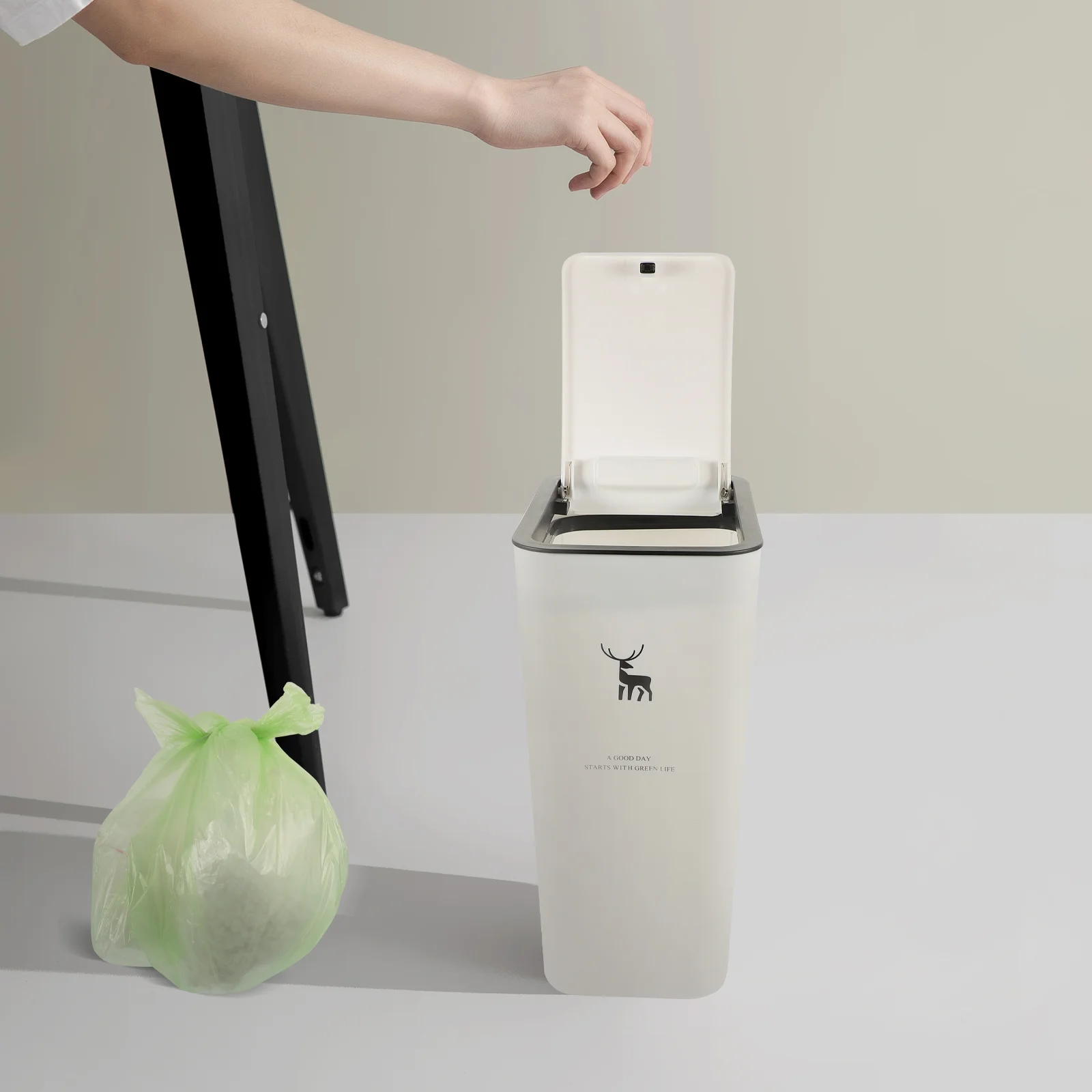 Мусорная корзина для ванной комнаты мусорная с крышкой пресса тонкая туалета