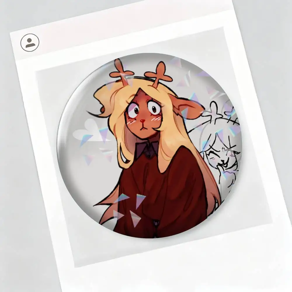 Фото Металлическая декоративная брошь Noelle Holiday-y Deltarune Susie для рюкзаков, одежды, курток, аксессуаров, сувенир. №4