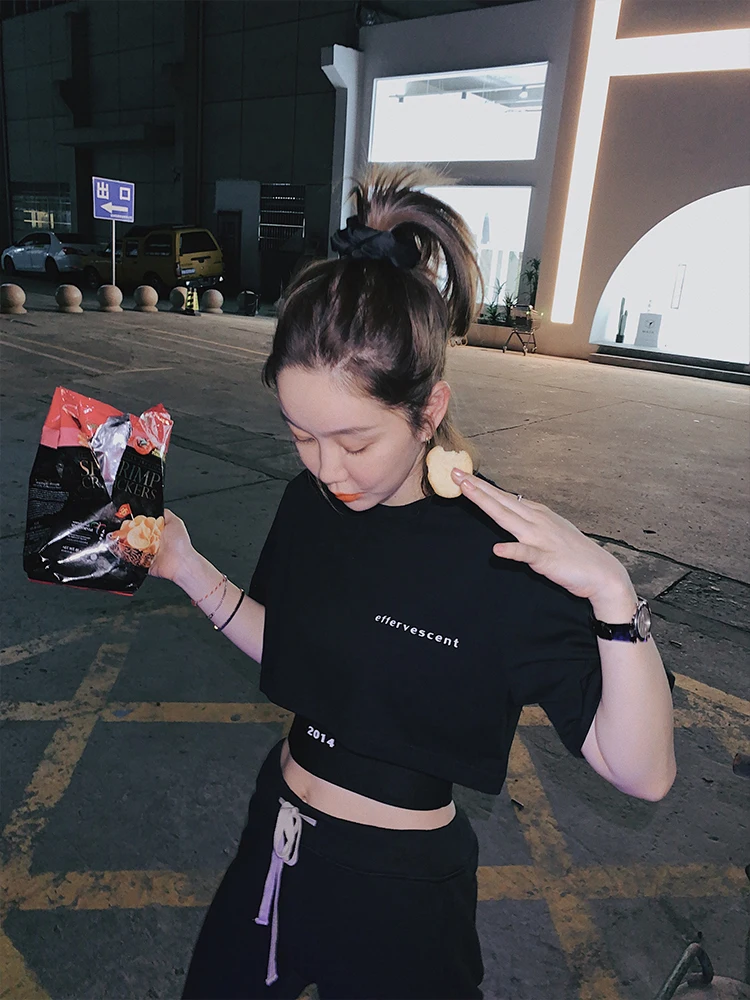 

Простая и модная облегающая Однотонная футболка с круглым вырезом и коротким рукавом женская летняя новая хлопковая нижняя рубашка