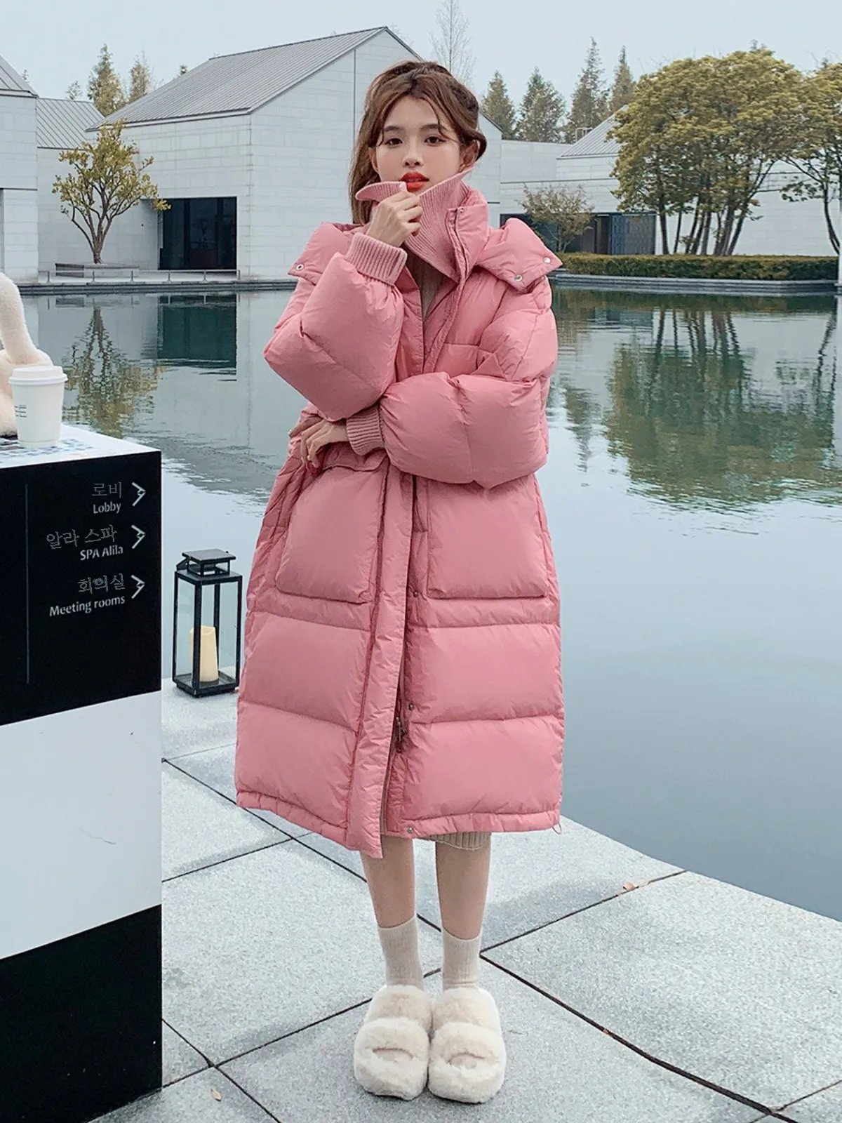 Pink Down jacket Women Winter New Loose Western Sle Small Thickened Mid-Length Hood 50 White Duck Down Outerwear