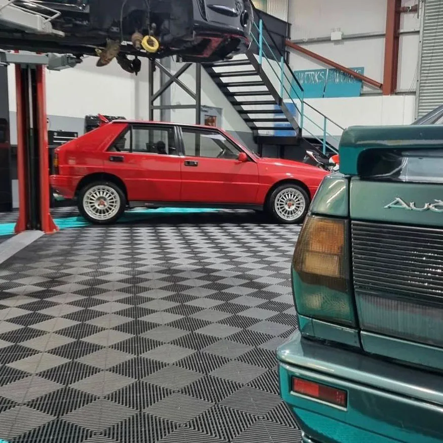 

Plastic Garage Floor Tiles Interlocking PVC Garage Floor Plastic Flooing Mats for Car Wash/Car Show/Workshop