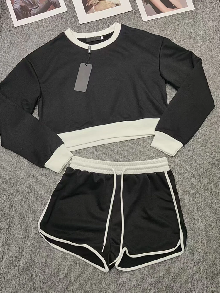 Женский спортивный комплект из двух предметов короткий вязаный пуловер и шорты с