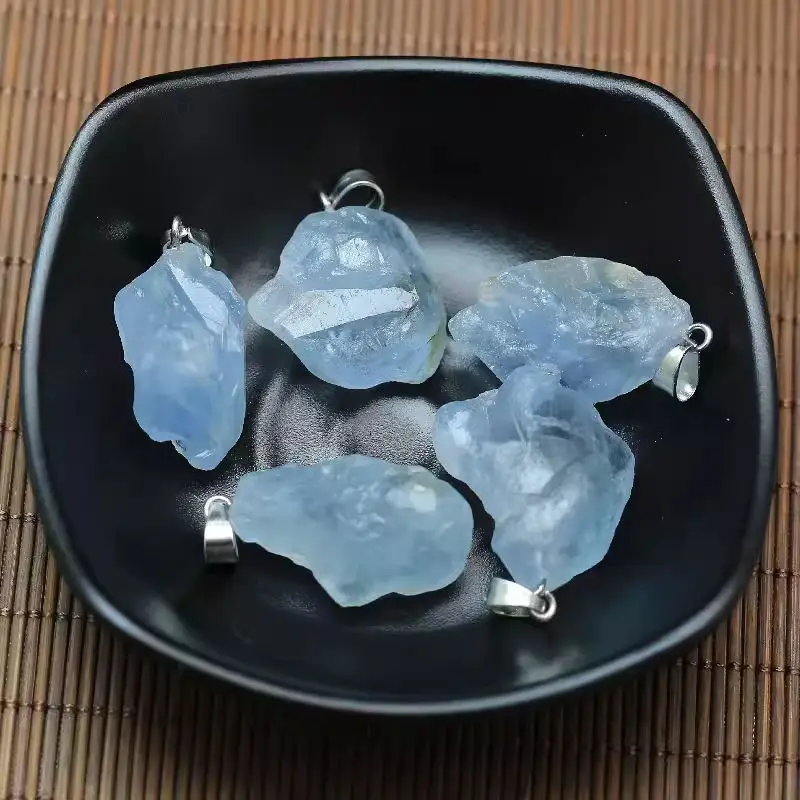 

Кулон из целестита BASILOSAURUS