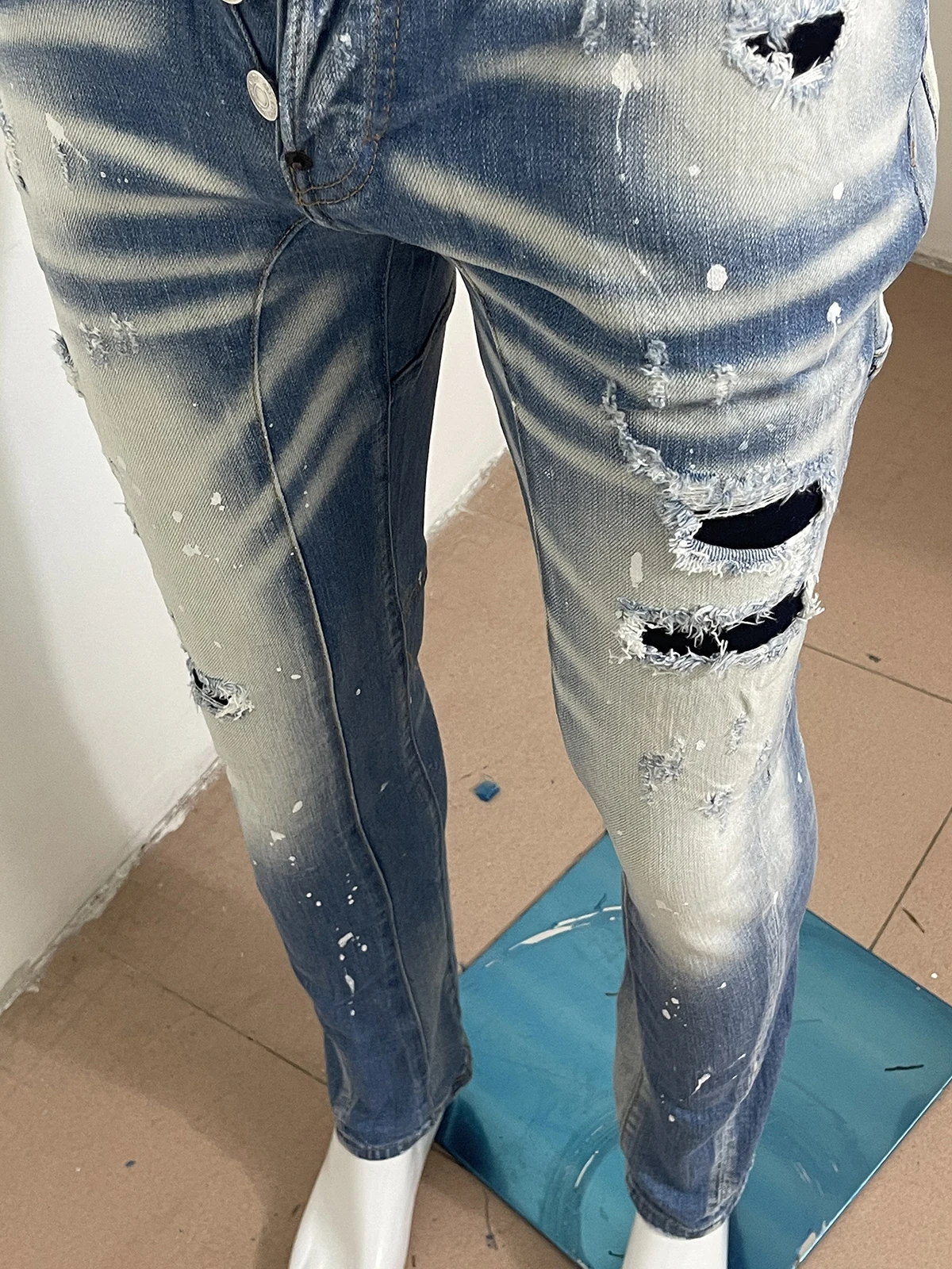 Spring and autumn 2023 new D2 Men's light blue jeans, fashion patch holes paint small feet D2 jeans