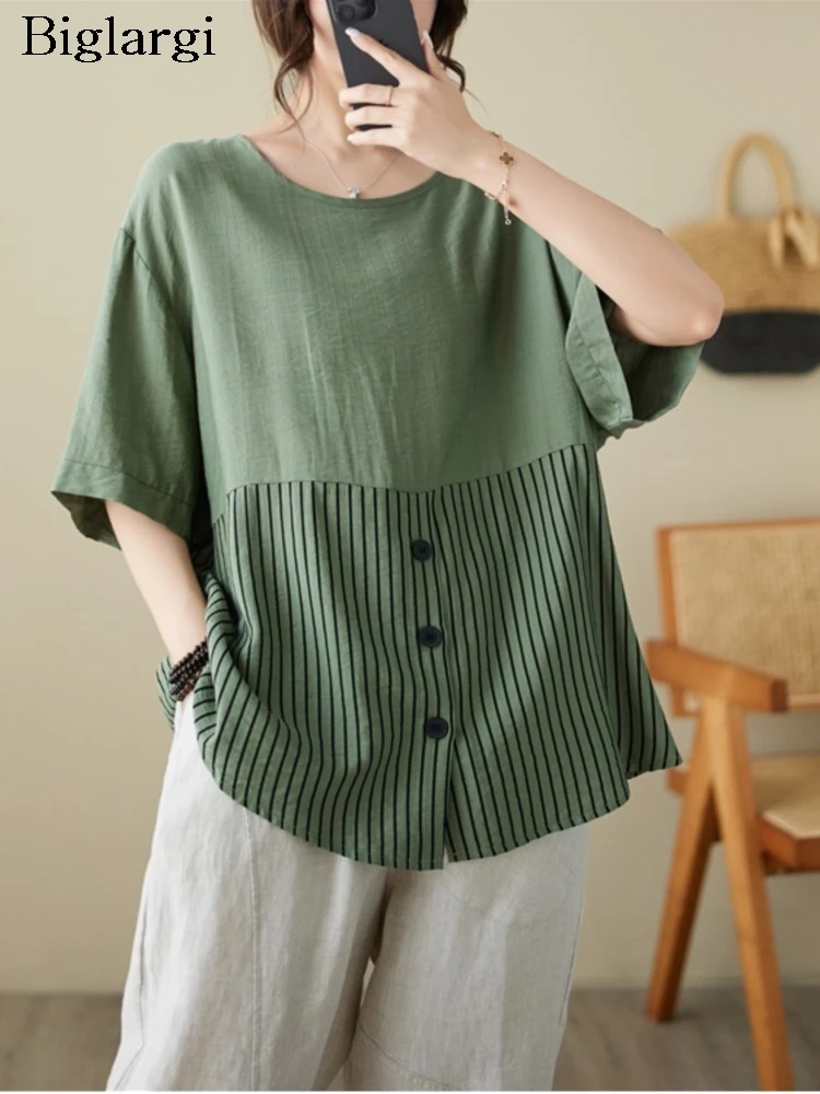 Женский свободный пуловер в полоску с коротким рукавом