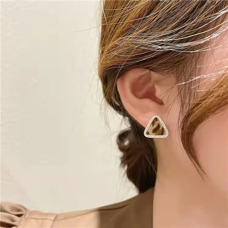 

Leopard Print Earrings Female Sterling Silver Needle Unique Earrings 2021 New Trendy Earrings Niche Temperament Earrings Jewelry