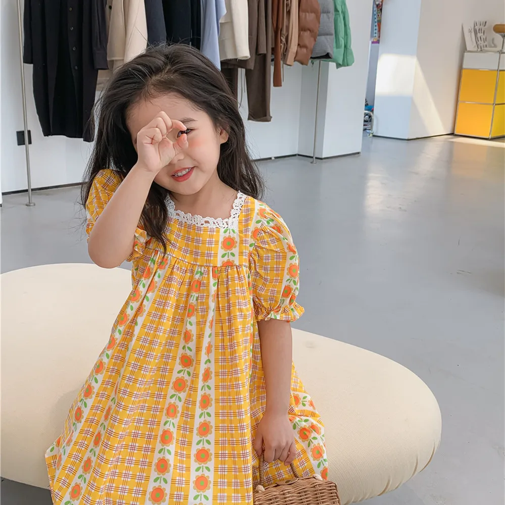 

Новинка лета 2022, детская одежда, корейское клетчатое Цветочное платье с коротким рукавом для маленьких девочек