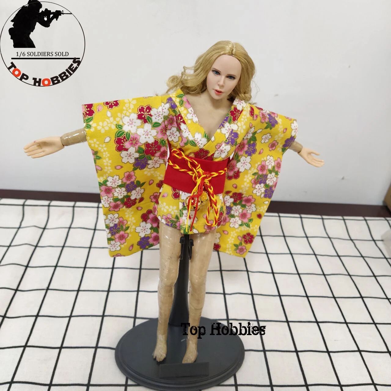 

Женский комплект одежды для кукол, короткое японское кимоно, халат для взрослых, женское платье для церемонии, короткая юбка, подходит для ф...