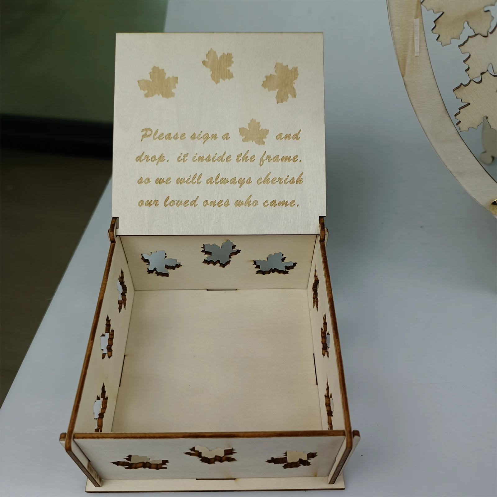 Деревянная коробка для свадебных открыток сообщений с листьями Шанилова 60/80