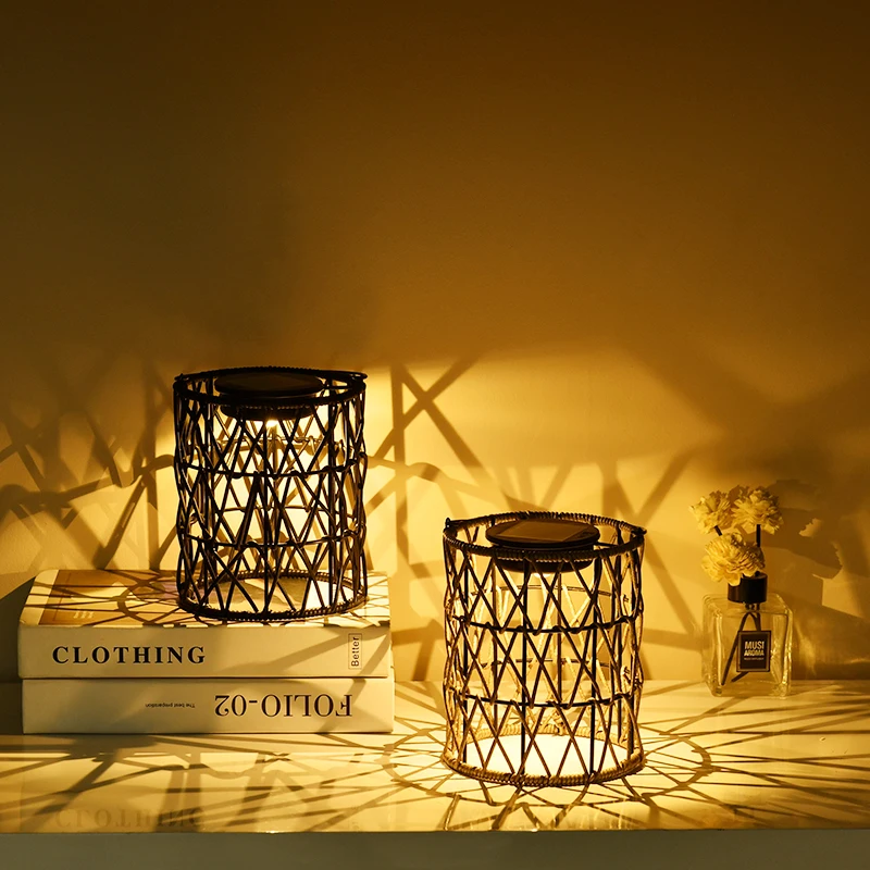 

Solar Light Outdoor Waterproof Solar Lantern, Metal LED Outdoor Solar Light Decoration, Courtyard, Garden, Yard Outdoor Lantern