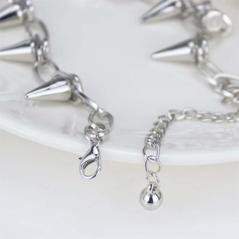 

New Fashion Vintage Personality Rivet Bullet Clavicle Chain Gothic Harajuku Women Punk Exaggerated Rock Choke Party Jewelry Gift