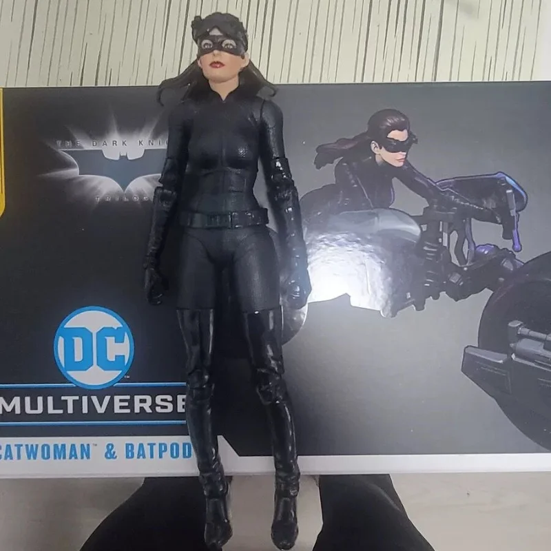 Подлинная фигурка Mcfarlane Catwoman Batpod (The Dark Knight Rises) 7-дюймовая масштабная автомобиля Dc