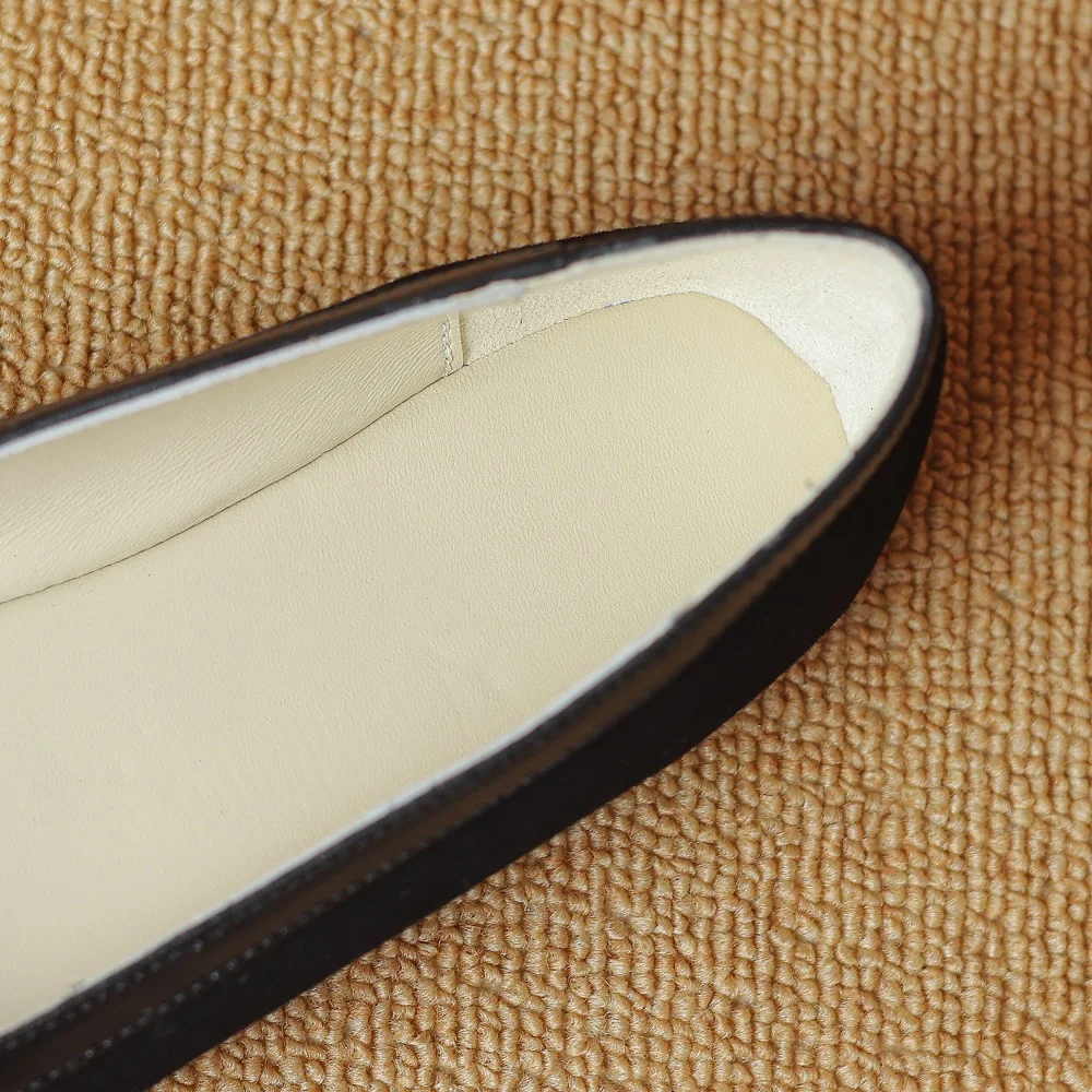 Туфли-лодочки женские на низком каблуке из овечьей замши с острым носком 33-40