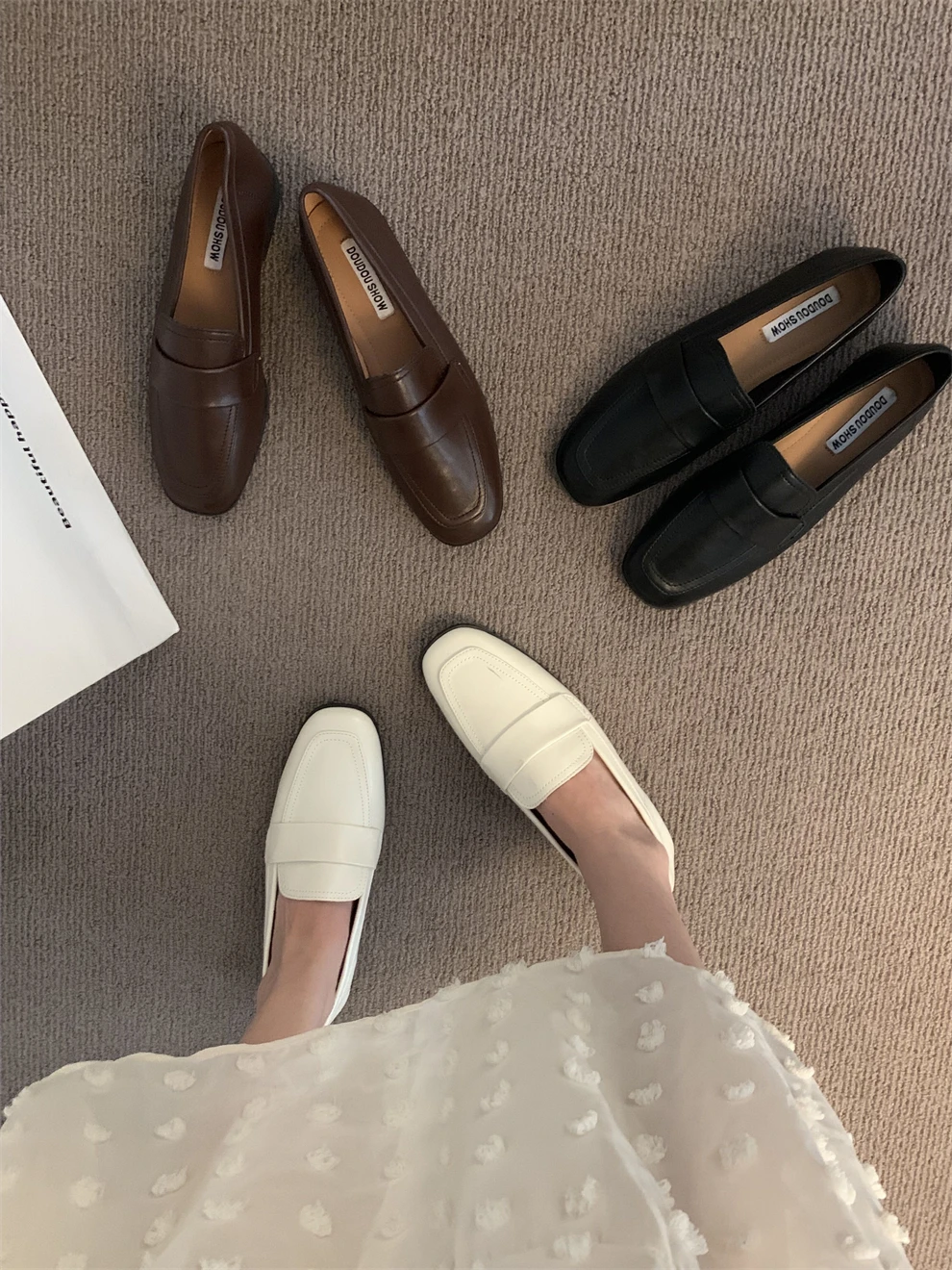 

Round Toe All-Match Womens Derby Shoes Female Footwear White Sneakers Soft Autumn Loafers With Fur Shallow Mouth Slip-on Leather