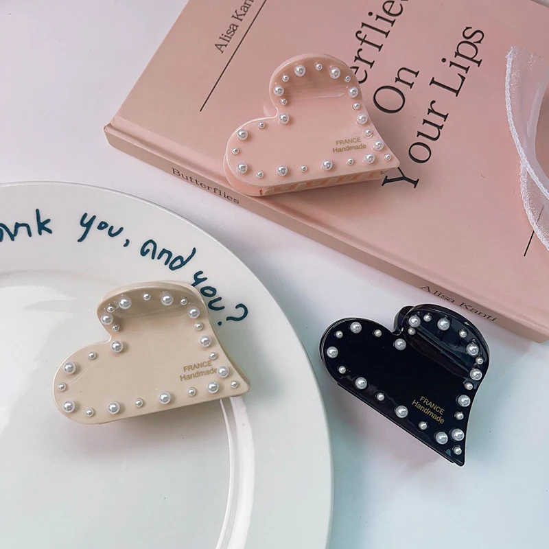 

Korean New Fashion 6cm Heart Letter Hair Clip Claw Light Luxury Texture Acetic Acid Pearl Shark Clip Hair Accessories For Woman