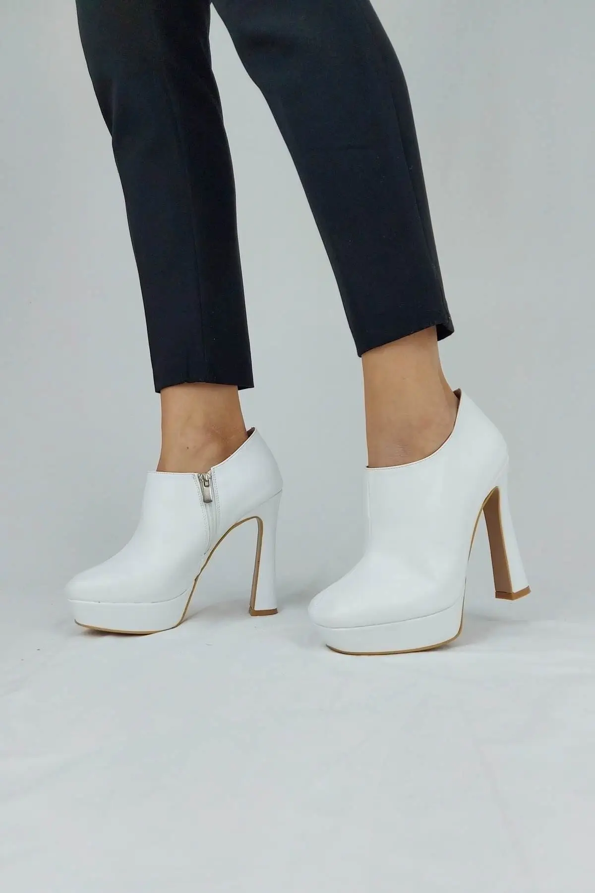 

Women Cattle Skin Heels Boots Comfortable Ladies Luxury Stylish Female Boots